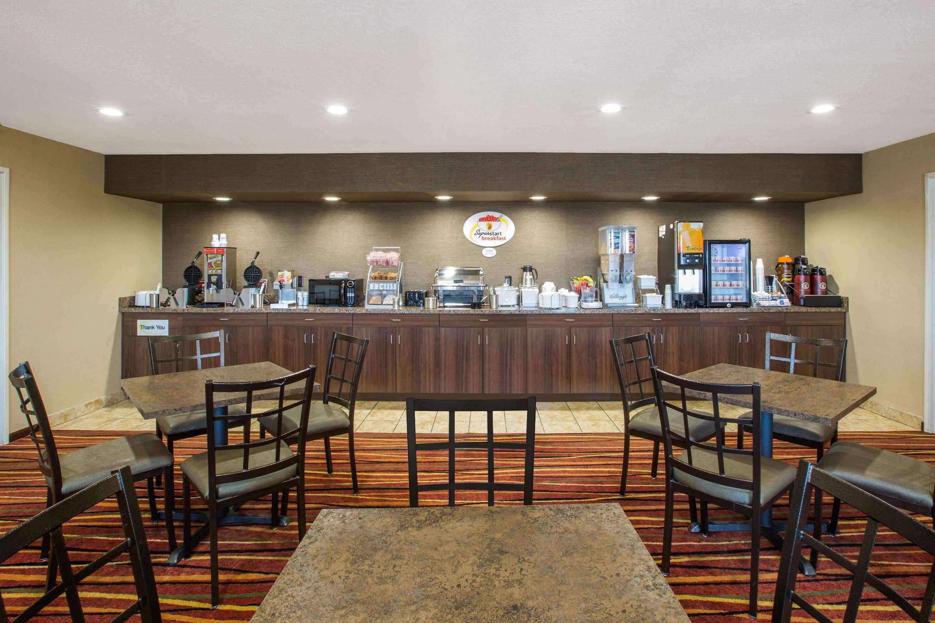Super 8 By Wyndham Brookings Hotel Luaran gambar