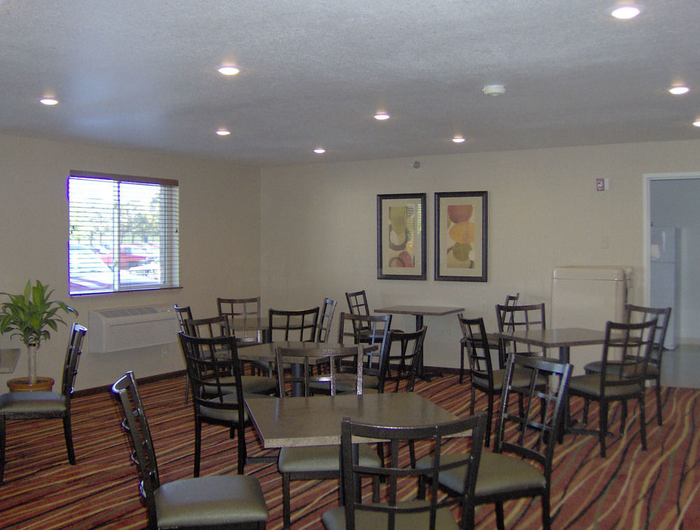 Super 8 By Wyndham Brookings Hotel Luaran gambar