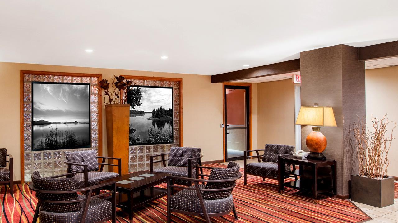 Super 8 By Wyndham Brookings Hotel Luaran gambar