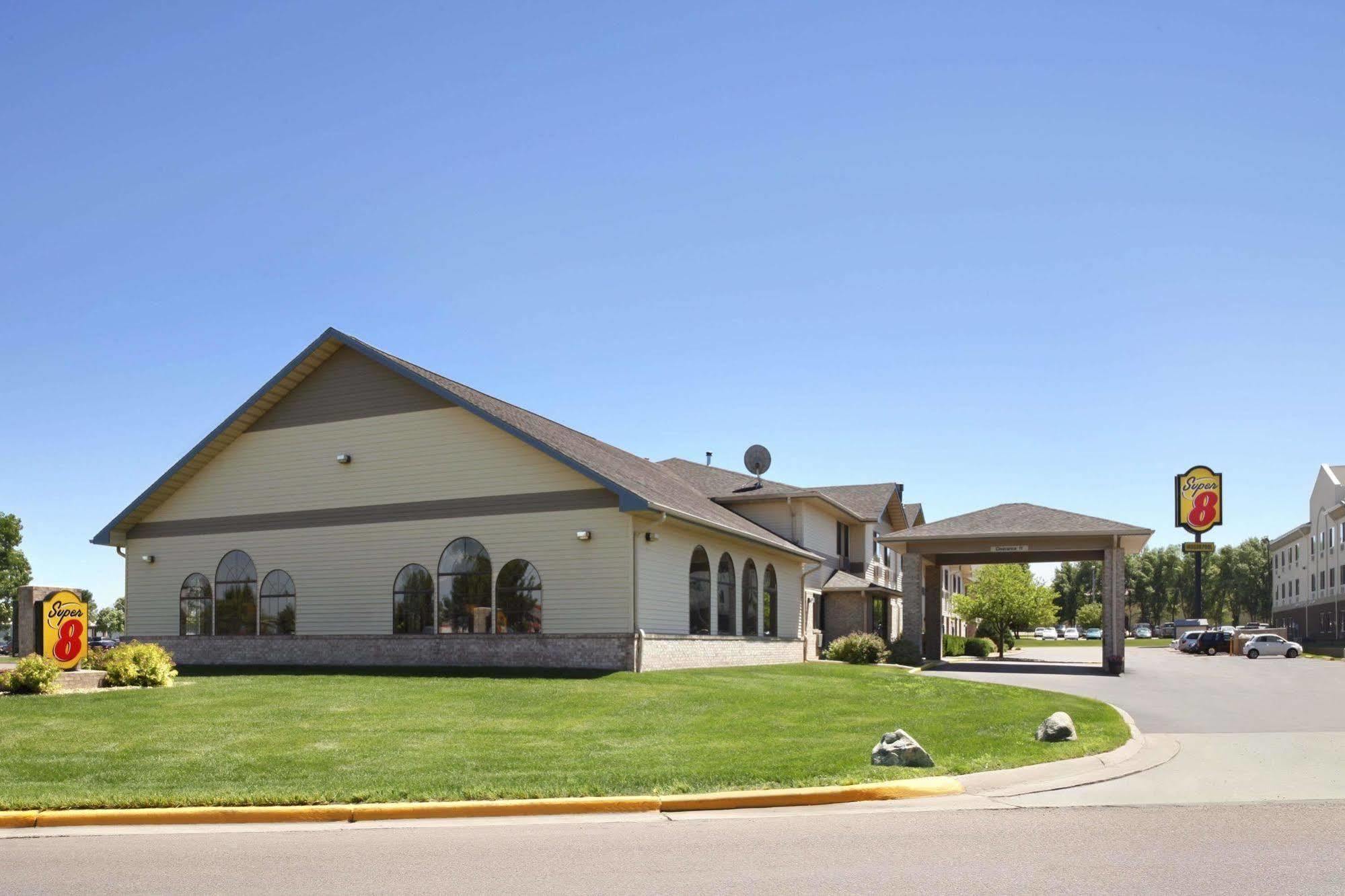 Super 8 By Wyndham Brookings Hotel Luaran gambar