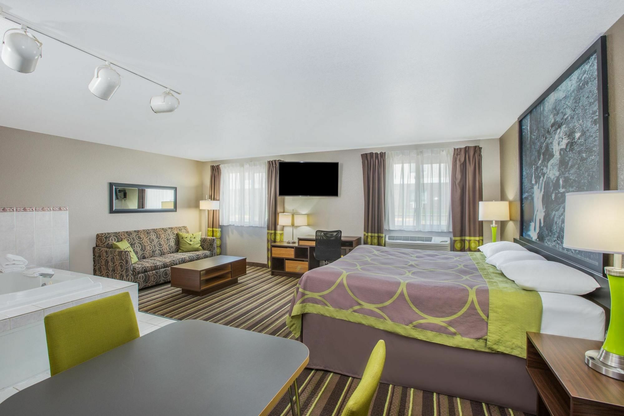 Super 8 By Wyndham Brookings Hotel Luaran gambar